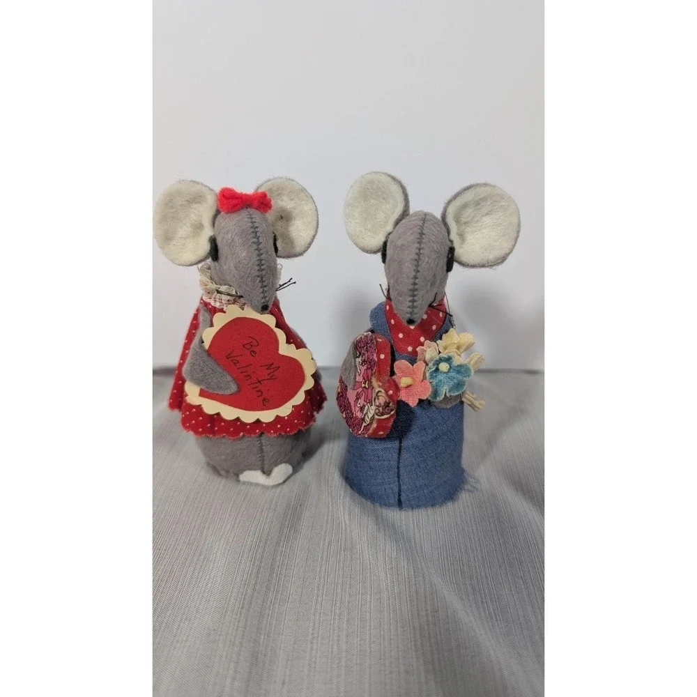 Vintage-Style Handmade Felt Valentine Mouse Couple – Primitive Folk Art 